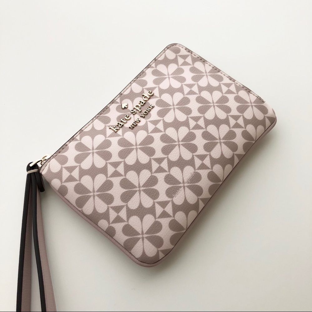 Kate Spade Wristlet - Picture 3 of 9